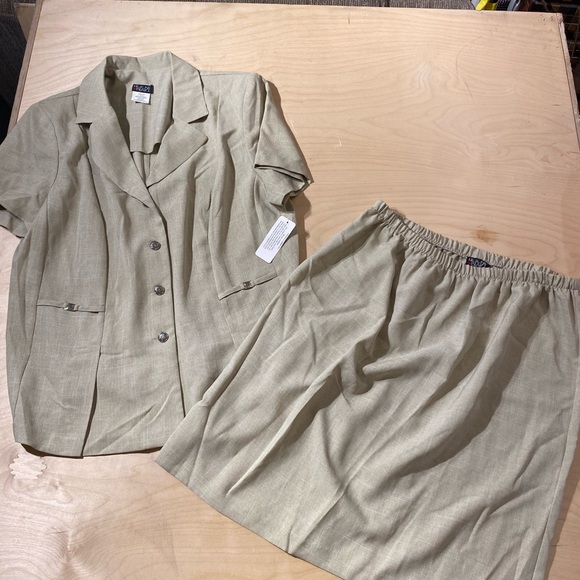 Helene Blake Blazer and Skirt Set 18 W (FQ) - Picture 3 of 15